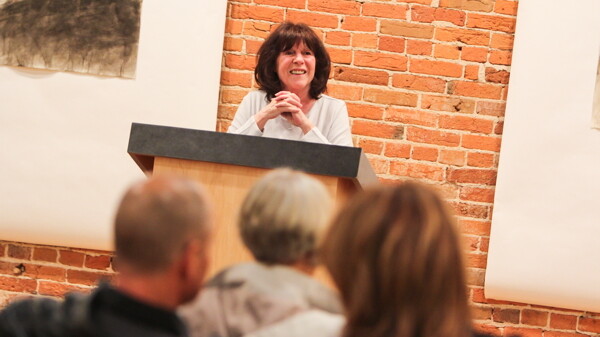 Author Rebecca Oatman read from On the Banks of the River at The Volume One Gallery on March 19.