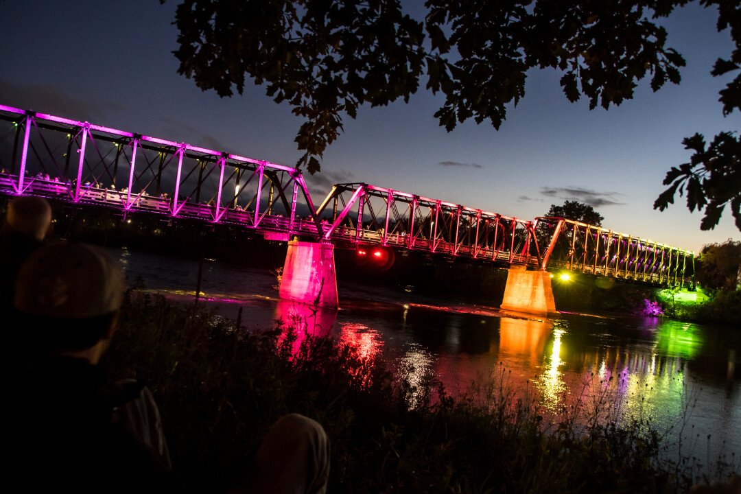 LIGHT THE NIGHT. Programmable LED lights, like those on the Phoenix Park bridge, above, will soon be part of the Grand Avenue and Confluence bridges.