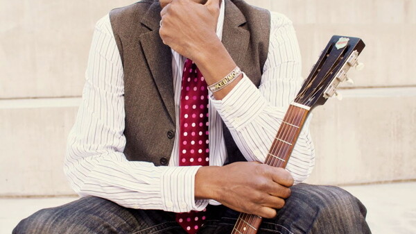 The extremely dapper Keb’ Mo’.