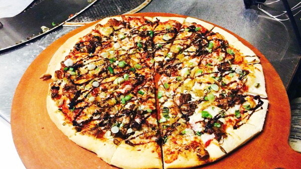 MAIN full horiz - bug eye pizza.jpg 2014-05-16 13:36:51