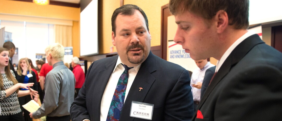 Students and employers mingle at a UW-Eau Claire job fair