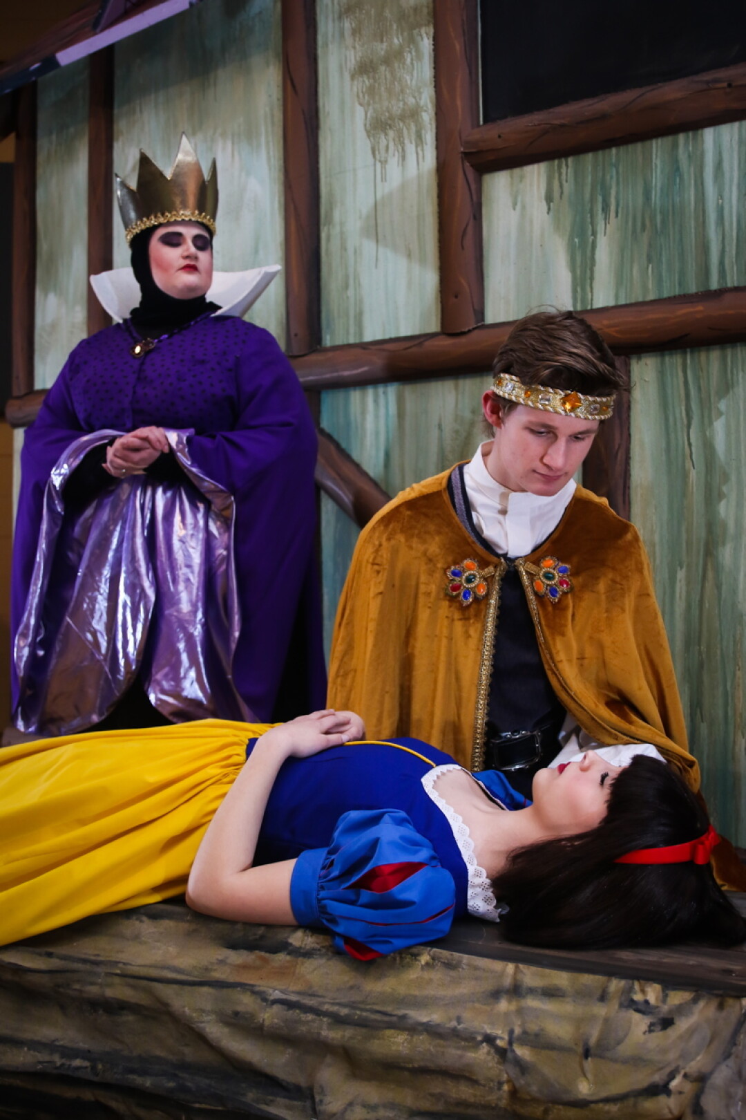 YOU GOTTA KISS THE GIRL! Eau Claire Children’s Theatre will present a musical version of Snow White Feb. 5-7.