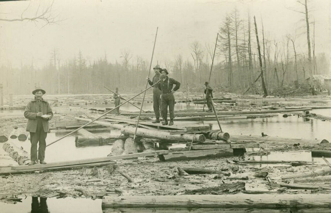 A logging crew with pike poles on Wisconsin's Yellow River, sometime between 1880 and 1910. (Chippewa Valley Museum photo)