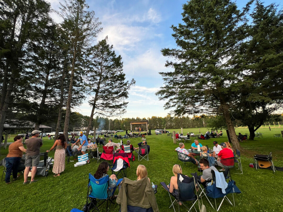 SIZZLIN' SUMMER GETAWAY. Wedges Creek Hideaway has it all: campsites, live stage music, drinks, wood-fired pizza, and beautiful land. (Photo from Wedges Creek's social media)