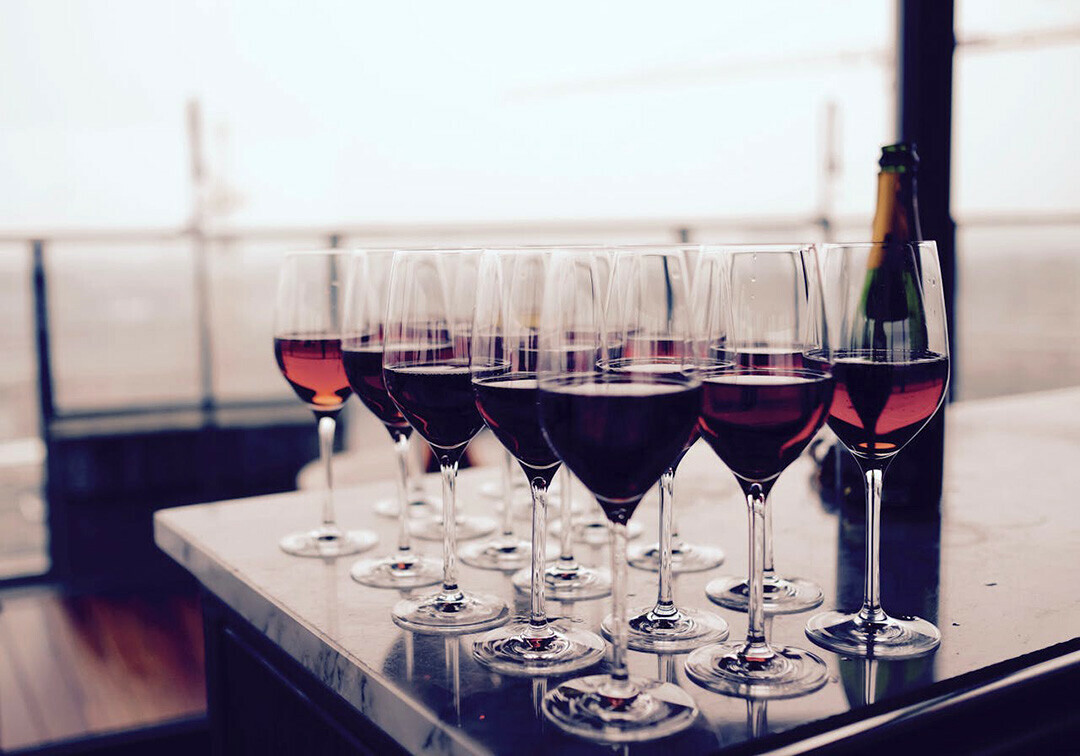 Different shapes of wine glass are designed for different kinds of wine. (Photo via Pexels)