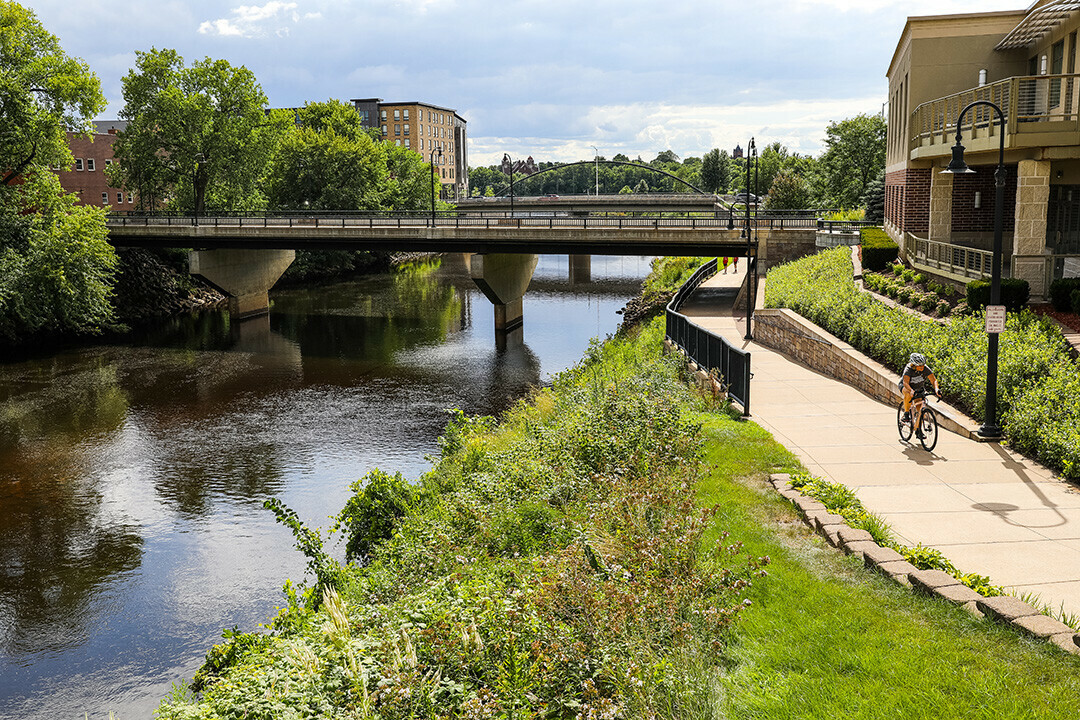 IT'S A GREAT CITY, BUT I WOULDN'T WOULD WANT TO LIVE THERE. Downtown Eau Claire.