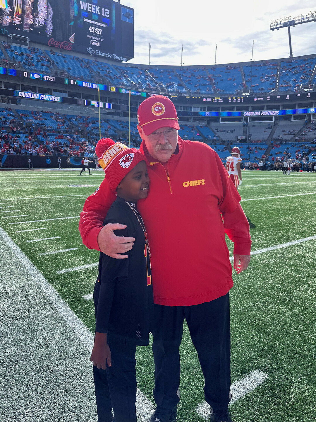 Ten-year-old Toley Donatell of Altoona, left, met Kansas City 