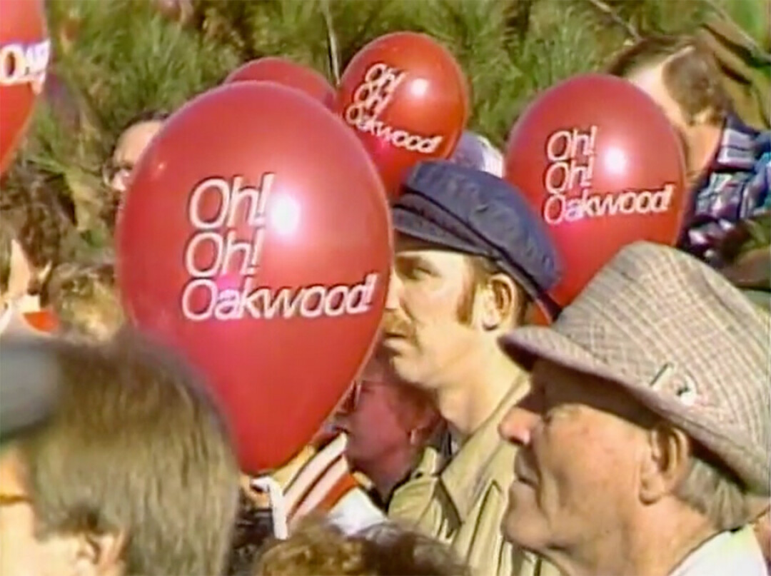 A former tagline emblazoned balloons at the mall's opening. (View full WEAU 13 News video online)