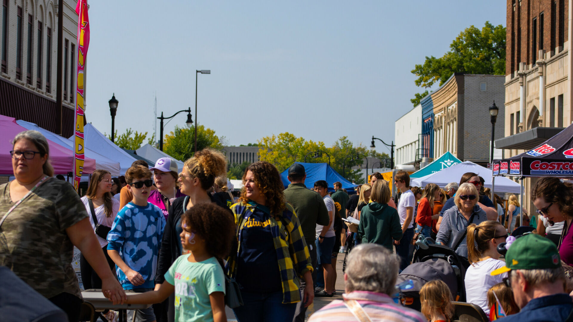 [PHOTOS] 2023 Downtown Eau Claire Fall Festival this year’s...