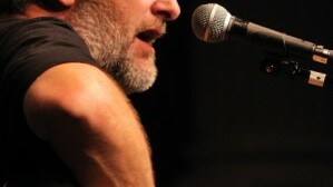 Daniels rocks that mic.