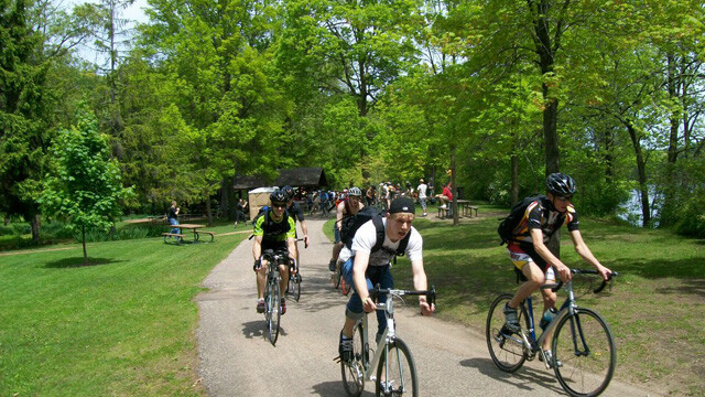 MAIN full horiz - valleycat.jpg 2011-04-29 16:54:14 Valley Cat VI races our way this afternoon. Details below.