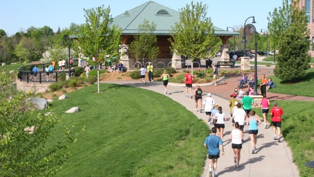MAIN full horiz - 5313_.jpg 2010-06-23 22:41:58 Today! Eau Claire Marathon. Details below.