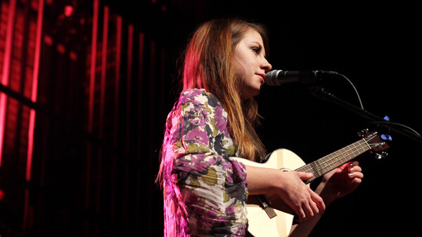 MAIN full horiz - Savannah Smith 4 Check out Savannah Smith at River Bend Vineyard & Winery today. Details below.