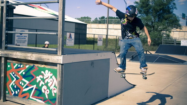 MAIN full horiz - SkateMural09.jpg 2013-06-20 11:57:25