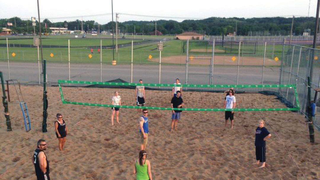 MAIN full horiz - wagners-volleyball.jpg 2015-03-02 13:04:46 Some non-domed volleyball action at Wagner’s Lanes.