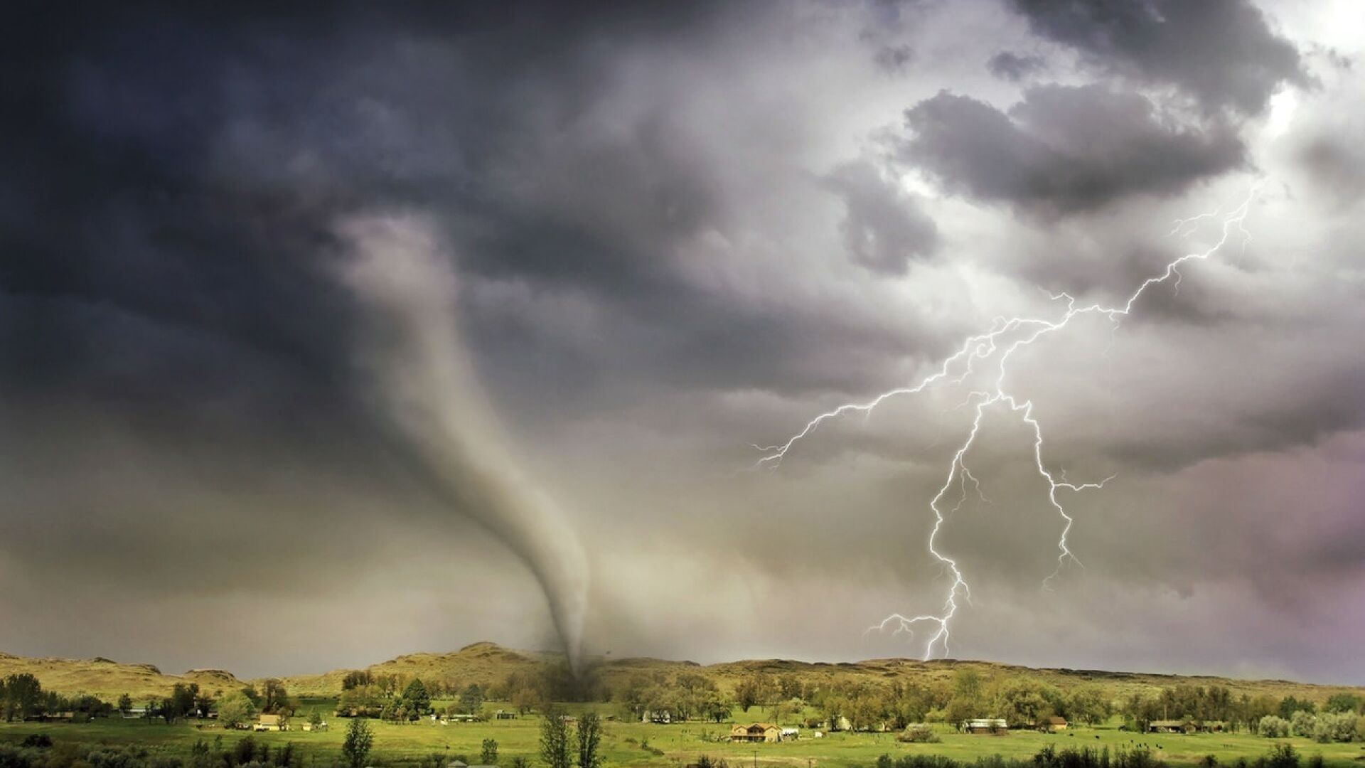 Why Is That? How Do They Predict Tornadoes?