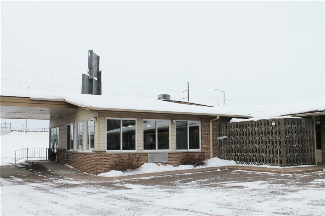 Iconic Eau Claire Motel for Sale (Free HBO)